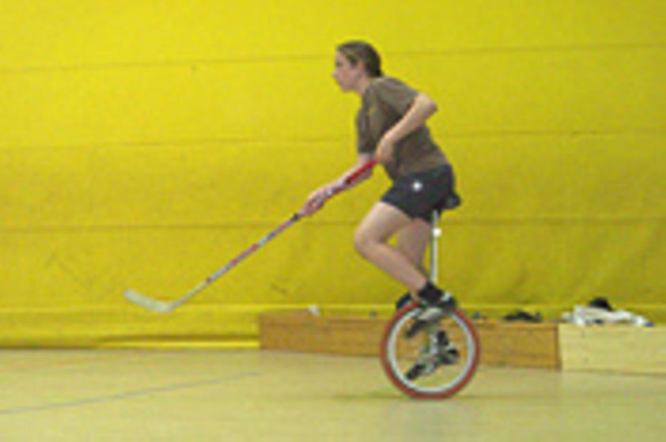 Einradhockey - Der Kampf mit dem Gleichgewicht