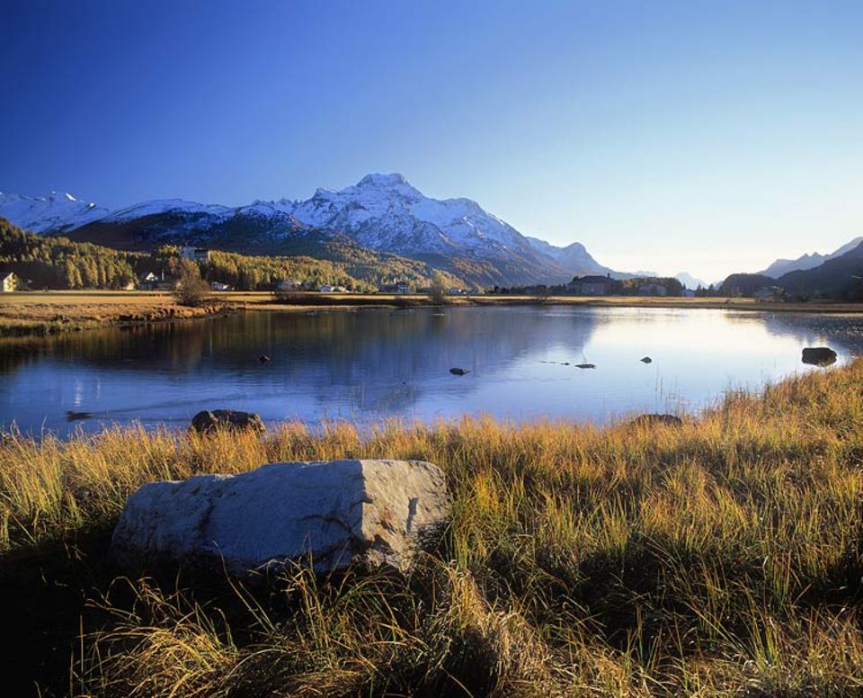 Inspirierendes Panorama: Ganz in der Nähe vom Silsersee schrieb Friedrich Nietzsche den zweiten Teil von "Also sprach Zarathustra" Inspirierendes Panorama: Ganz in der Nähe vom Silsersee schrieb Friedrich Nietzsche den zweiten Teil von "Also sprach Zarathustra"