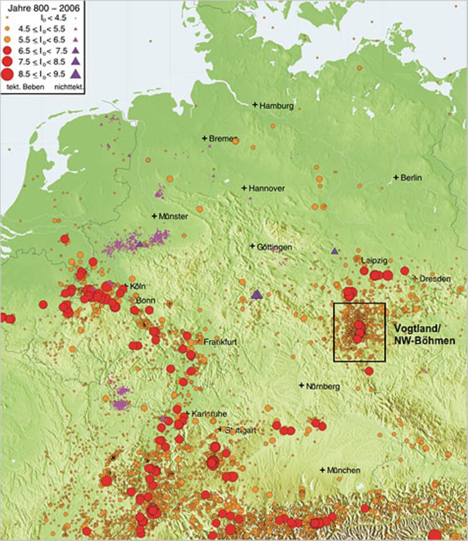Erdbeben in Deutschland in den Jahren 800-2006. Im Rechteck: die Schwarmbeben der Region Vogtland/Nordwest-Böhmen Erdbeben in Deutschland in den Jahren 800-2006. Im Rechteck: die Schwarmbeben der Region Vogtland/Nordwest-Böhmen