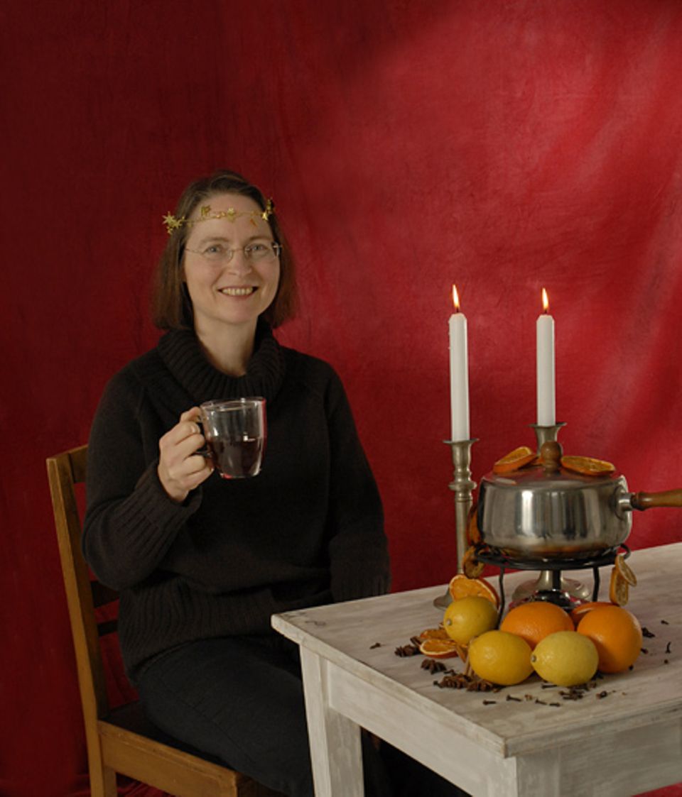 Chefin vom Dienst Karola Schulte braut sich an kalten Winterabenden gerne mal einen schmackhaften und heißen Punsch Chefin vom Dienst Karola Schulte braut sich an kalten Winterabenden gerne mal einen schmackhaften und heißen Punsch
