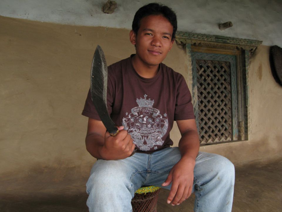 Santosh Gurung will Gurkha-Krieger werden. Der Kukri-Dolch ist das Symbol der Elite-Kämpfer