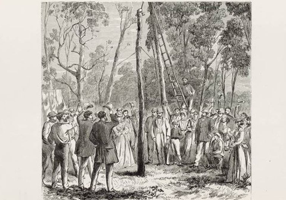 GEO EPOCHE Australien: Der erste Telegraphenmast wird 1870 noch feierlich eingeweiht (zeitgenössische Radierung) GEO EPOCHE Australien: Der erste Telegraphenmast wird 1870 noch feierlich eingeweiht (zeitgenössische Radierung)