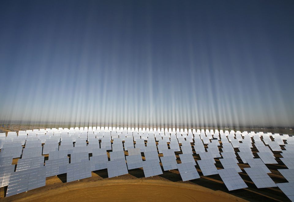Die Anlage im spanischen Sanlúcar la Mayor ist ein Vorbild für afrikanische Solarparks