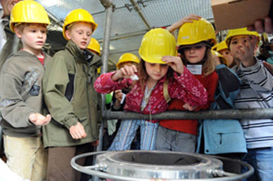Das „Kinderforscher-Projekt“ für Grundschulen regt junge Experimentierkünstler zu analytischem Denken an Das „Kinderforscher-Projekt“ für Grundschulen regt junge Experimentierkünstler zu analytischem Denken an