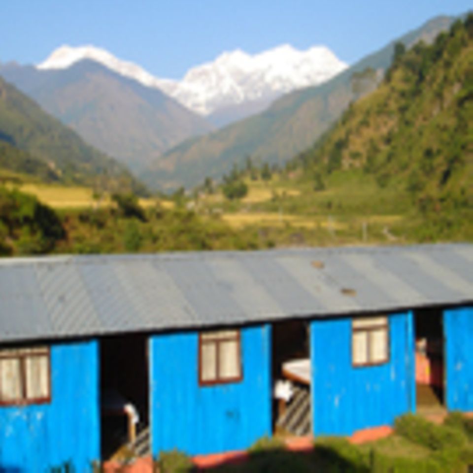 Eine Baumschule für das Bergdorf Tal, Manang, Nepal