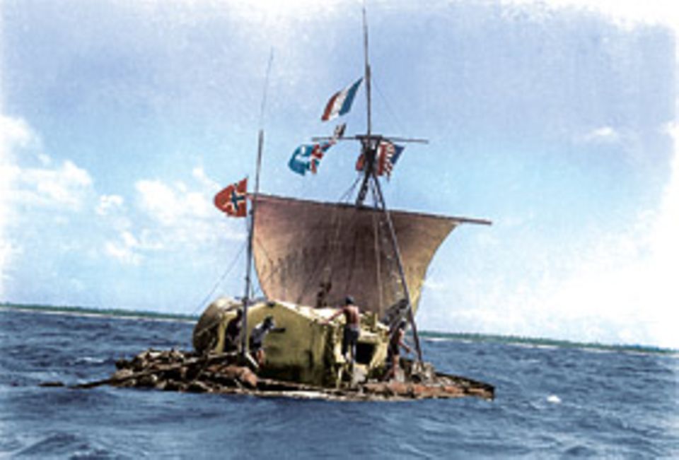 GEOkompakt Das Sonnensystem: Mit einem zerbrechlichen, 14 Meter langen Floß wagt Thor Heyerdahl 1947 eine Tausende Kilometer lange Überfahrt von Peru in Richtung Hawaii. Der Norweger will eines der großen Rätsel der Völkerwanderungen lösen: Woher stammen die Polynesier? GEOkompakt Das Sonnensystem: Mit einem zerbrechlichen, 14 Meter langen Floß wagt Thor Heyerdahl 1947 eine Tausende Kilometer lange Überfahrt von Peru in Richtung Hawaii. Der Norweger will eines der großen Rätsel der Völkerwanderungen lösen: Woher stammen die Polynesier?