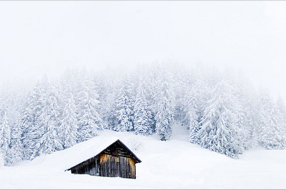 Schiebepuzzle: Einsame Hütte im Schnee