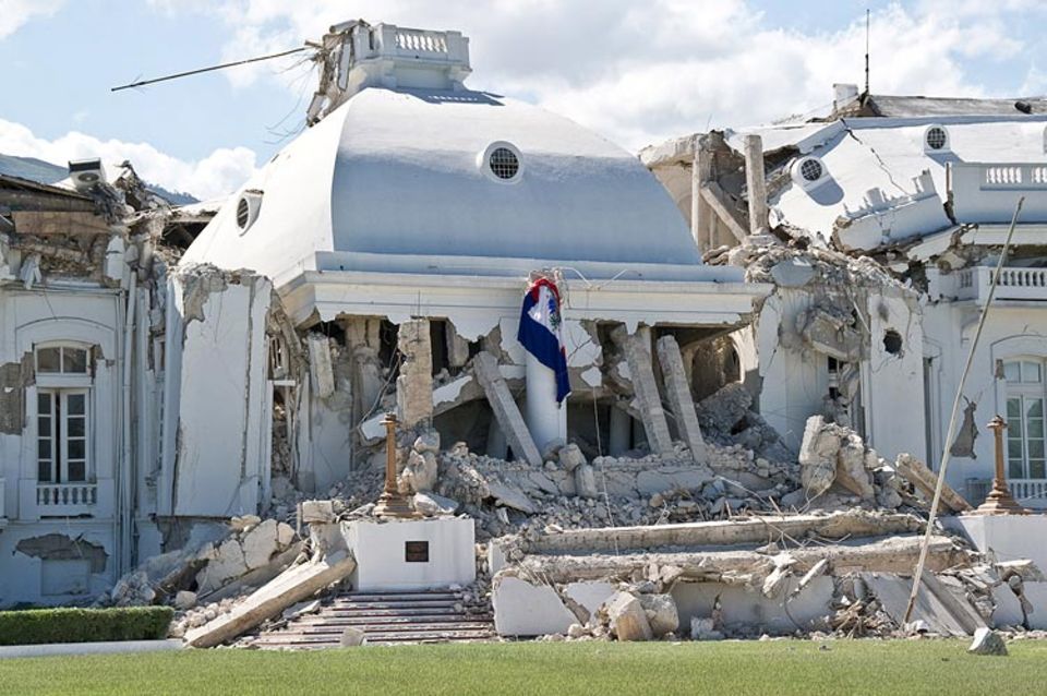 Erdbeben: 2010 bebte die Erde in Haiti: Auch der Präsidentenpalast wurde bei dem Erdbeben zerstört Erdbeben: 2010 bebte die Erde in Haiti: Auch der Präsidentenpalast wurde bei dem Erdbeben zerstört