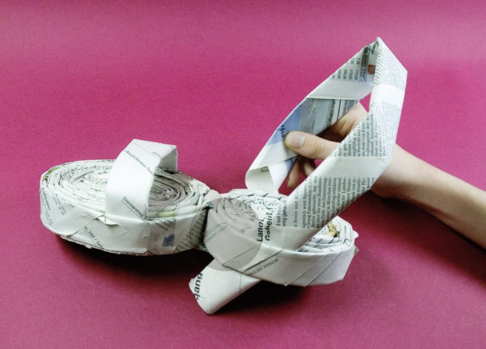 Upcycling: Sandalen aus Papier