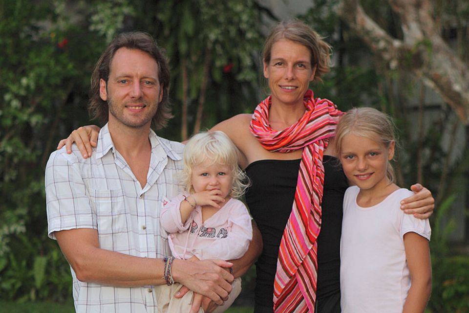 Die Clavins auf großer Fahrt: Papa Malte, Mama Annette und die beiden Töchter Amelie (10) und Smilla (18 Monate)