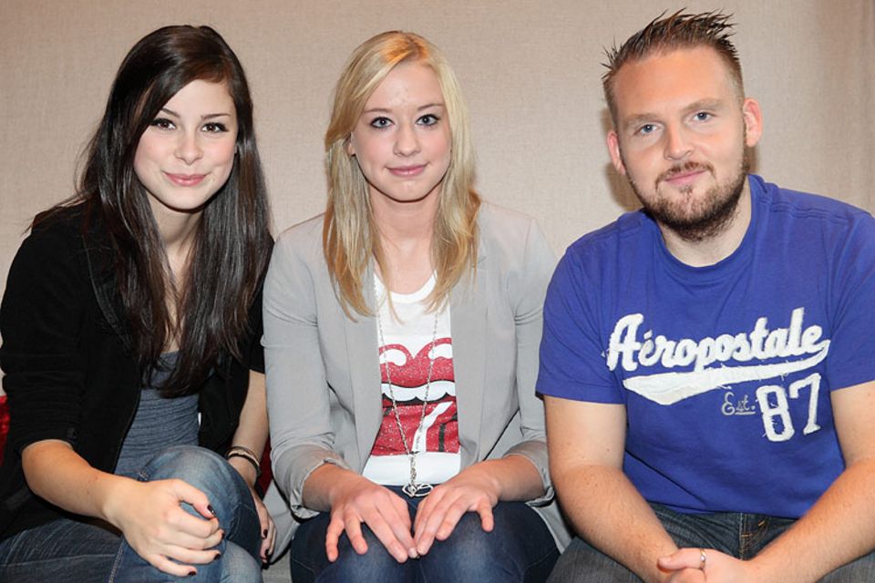 Kino: Ein Erinnerungsfoto am Ende des Interviews: Grand-Prix-Gewinnerin Lena, Sommergerwinnspiel-Gewinnerin Tanja und Axel Stein (v.l.) Kino: Ein Erinnerungsfoto am Ende des Interviews: Grand-Prix-Gewinnerin Lena, Sommergerwinnspiel-Gewinnerin Tanja und Axel Stein (v.l.)