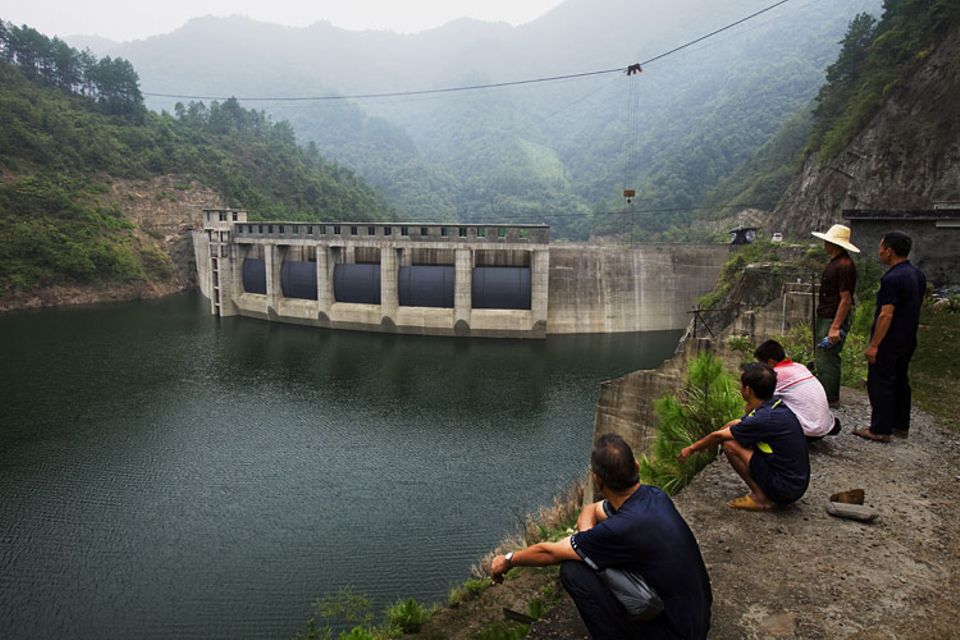 Klimawandel: TÜV-geprüft und trotzdem umstritten: der Staudamm am Bala-Fluss. Darf er überhaupt in die Rechnung eingehen? Klimawandel: TÜV-geprüft und trotzdem umstritten: der Staudamm am Bala-Fluss. Darf er überhaupt in die Rechnung eingehen?