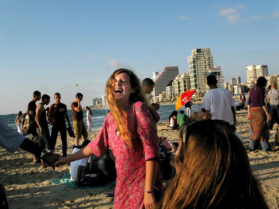 Städtereise: Spaß am Strand: Nach der Arbeit ist das Meer ein beliebter Treffpunkt der Tel Avivis