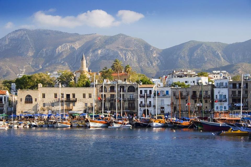 Kurzreise: Fischereihafen und enge, steile Gassen: das Hafenstädtchen Kyrenia Kurzreise: Fischereihafen und enge, steile Gassen: das Hafenstädtchen Kyrenia