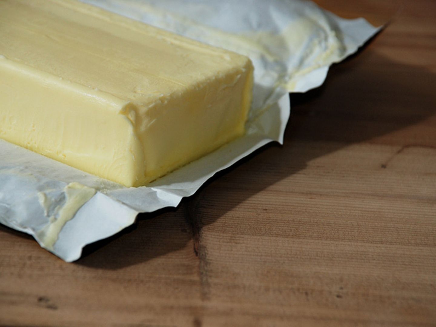 Warum sagt man "Butter bei die Fische"? Warum sagt man "Butter bei die Fische"?
