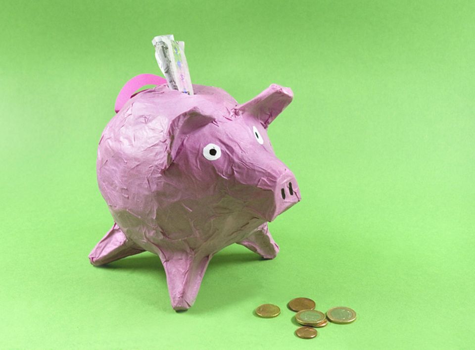 Hausgemachtes Sparferkel: Sparschwein aus Pappe