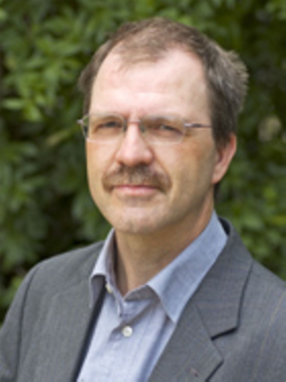 Altkleidersammlungen: Andreas Voget ist Geschäftsführer des Dachverbands FairWertung e.V. Altkleidersammlungen: Andreas Voget ist Geschäftsführer des Dachverbands FairWertung e.V.