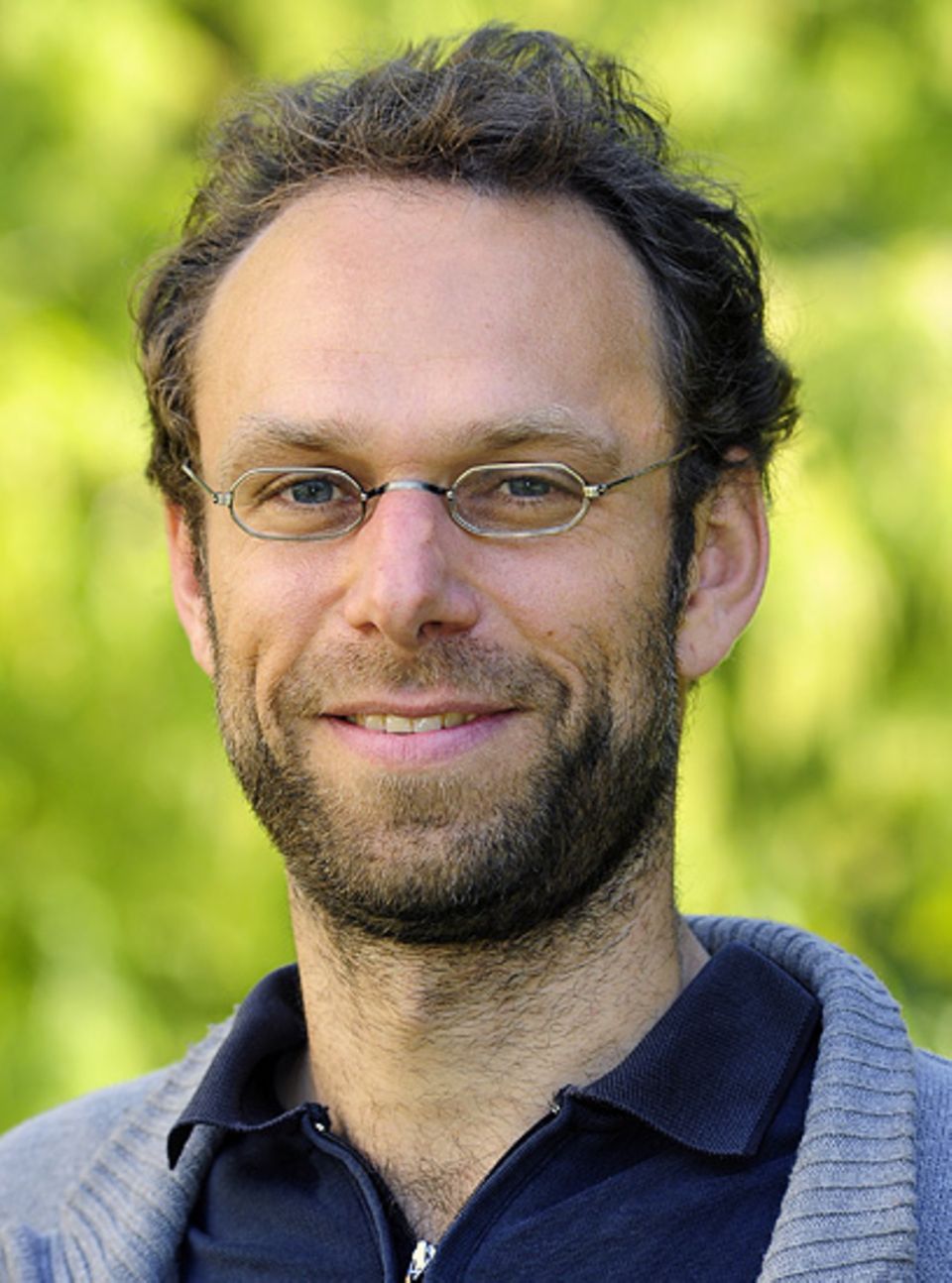 Zugvögel: Zu Martin Schaefers Forschungsschwerpunkten gehören die Populationsgenetik von Vögeln und die visuelle Kommunikation zwischen Pflanzen und Tieren Zugvögel: Zu Martin Schaefers Forschungsschwerpunkten gehören die Populationsgenetik von Vögeln und die visuelle Kommunikation zwischen Pflanzen und Tieren