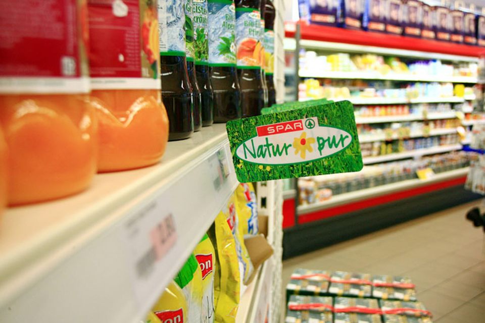 Greenwashing: Alles Natur? Hersteller werben immer öfter mit "grünen" Argumenten - nicht immer zu Recht Greenwashing: Alles Natur? Hersteller werben immer öfter mit "grünen" Argumenten - nicht immer zu Recht