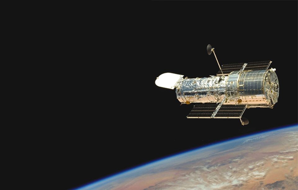 Weil im All die störende Atmosphäre der Erde fehlt, vermag Hubble verblüffend scharfe Bilder aufzunehmen