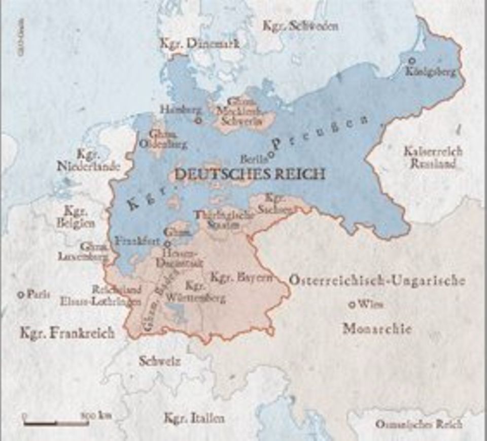 Das 1871 gegründete Deutsche Reich umfasst 25 Bundesstaaten sowie das Reichsland Elsass-Lothringen. Kaiser Wilhelm I. herrscht über 41 Millionen Einwohner. Vormacht ist Preußen, das mehr als die Hälfte des Staatsgebietes ausmacht