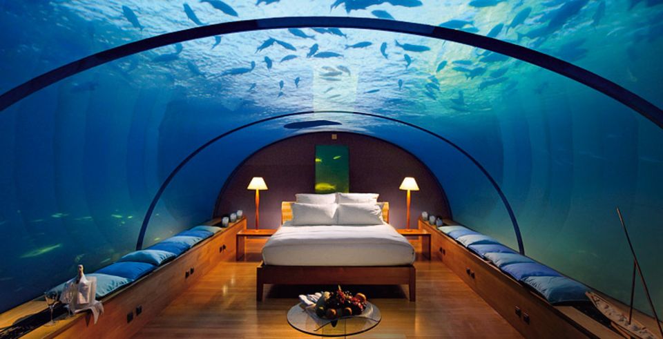 Unterwasserhotel: Nur eine Fantasie: Im Unterwasser-Restaurant des "Conrad's Resort" auf den Malediven wurde eine Test-Suite installiert
