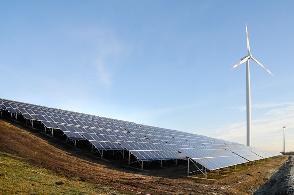 Umweltfreundliche Stromerzeugung auf dem Energieberg Georgswerder im südlichen Wilhelmsburg