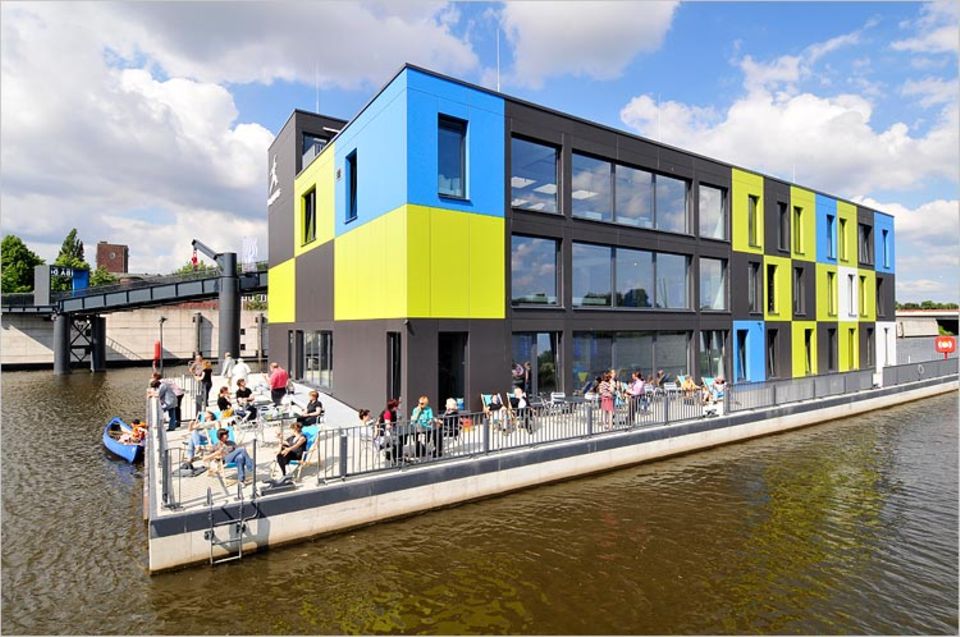 Auf Wasser gebaut: Das IBA-Dock im Alten Zollhafen