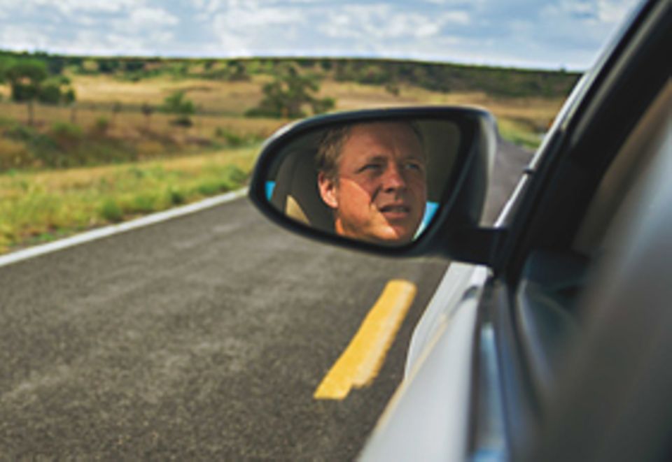 Andreas Sedlmair chauffiert seine Frau Tish Hinojosa durch die Weiten der amerikanischen Prärielandschaften