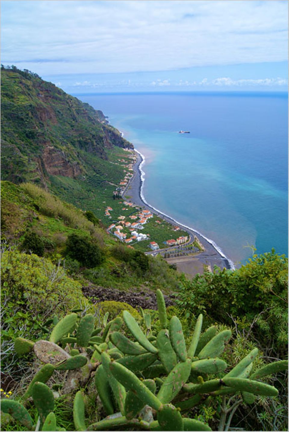 Madeira: Die Südküste Madeiras bietet einige schöne Aussichten Madeira: Die Südküste Madeiras bietet einige schöne Aussichten
