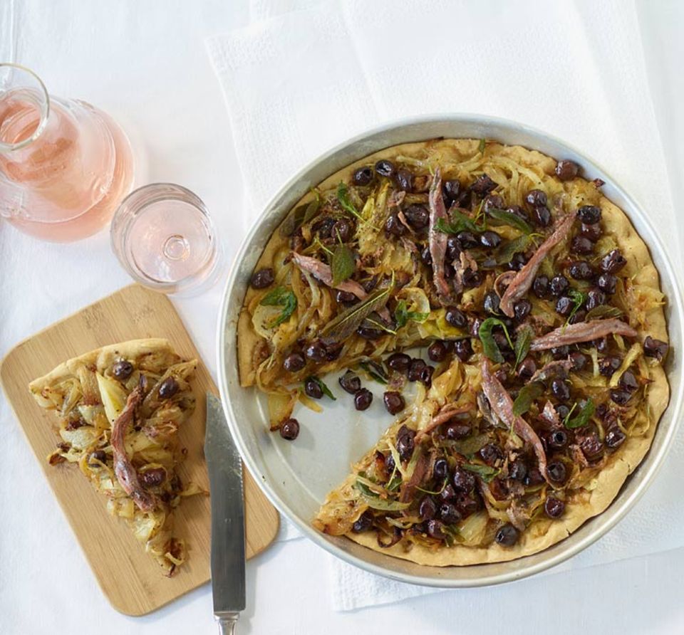 Rezept: Pissaladiére: Der Spagat zwischen italienischer und französischer Küche Rezept: Pissaladiére: Der Spagat zwischen italienischer und französischer Küche