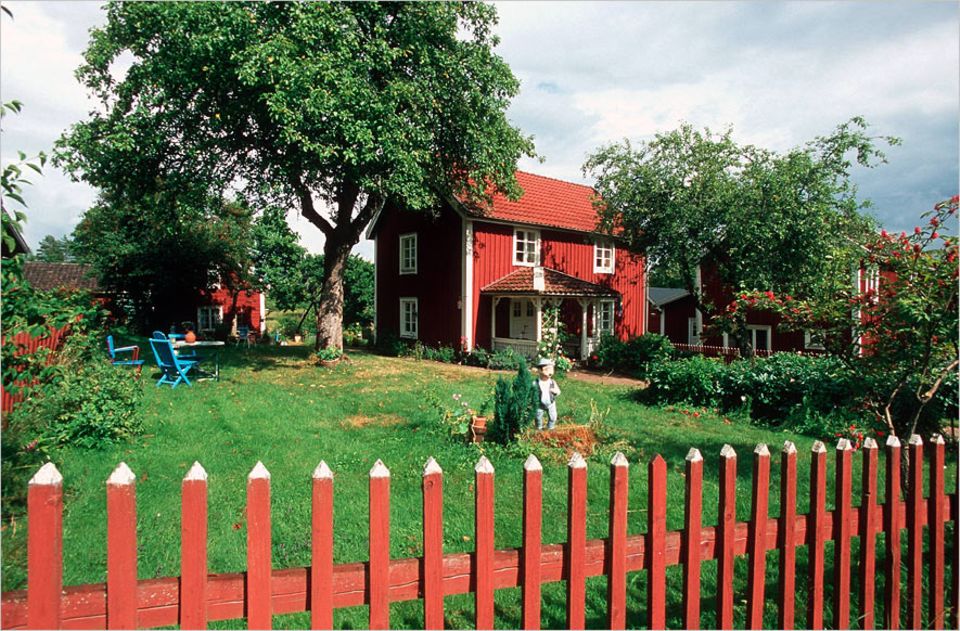 Reisen per Buch: Wer Bullerbü sehen möchte, muss in das kleine Dorf Sevedstorp fahren. Hier wurde Astrid Lindgrens Vater geboren sowie die Idee zu ihrem Roman "Die Kinder von Bullerbü"