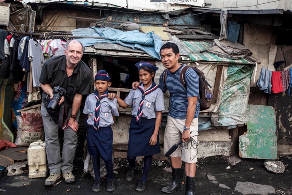Pfadfinder: Unser Fotograf bei den Geschwistern in Manila. Sie tragen stolz ihre Pfadfinder-Uniformen