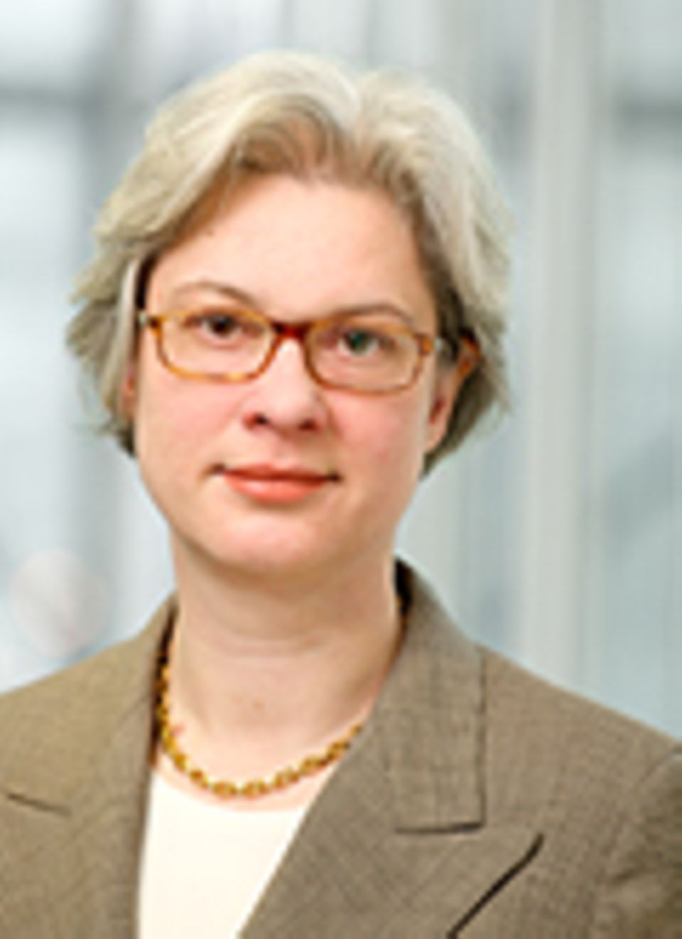 Interview: Eva Kreienkamp ist die Geschäftsführerin der privaten Bahnsgesellschaft HKX und hat gelernt sich durchzubeißen Interview: Eva Kreienkamp ist die Geschäftsführerin der privaten Bahnsgesellschaft HKX und hat gelernt sich durchzubeißen