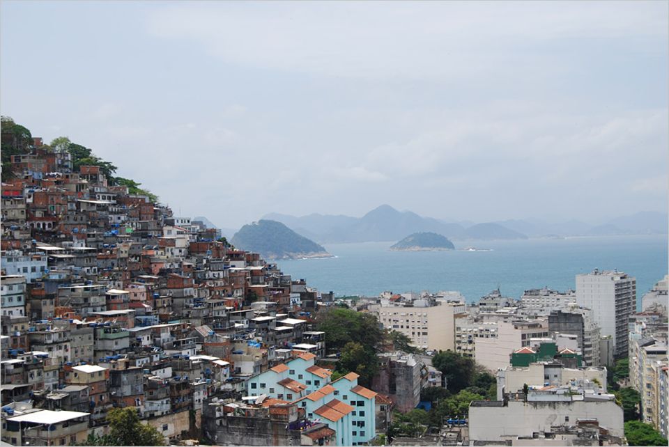 Rio de Janeiro: Der Favela-Komplex Cantagalo und Pavão-Pavãozinho liegt in der Südzone von Rio de Janeiro Rio de Janeiro: Der Favela-Komplex Cantagalo und Pavão-Pavãozinho liegt in der Südzone von Rio de Janeiro