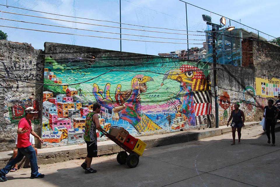Rio de Janeiro: Graffiti-Künstler "ACME" war nicht nur erster Präsident des "Museu de Favela" er verewigte sich auch gleich selbst Rio de Janeiro: Graffiti-Künstler "ACME" war nicht nur erster Präsident des "Museu de Favela" er verewigte sich auch gleich selbst