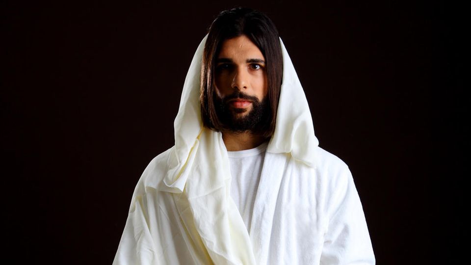 An Weihnachten feiern Christen die Geburt von Jesus von Nazareth.