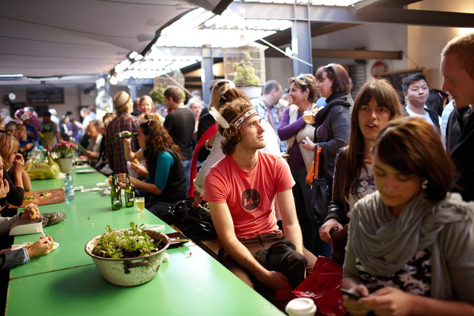 Weltdesignhauptstadt 2014: Der Neighbourgoods Market in der Old Biscuit Mill in Woodstock ist nur einer der angesagten Treffpunkte in Kapstadt