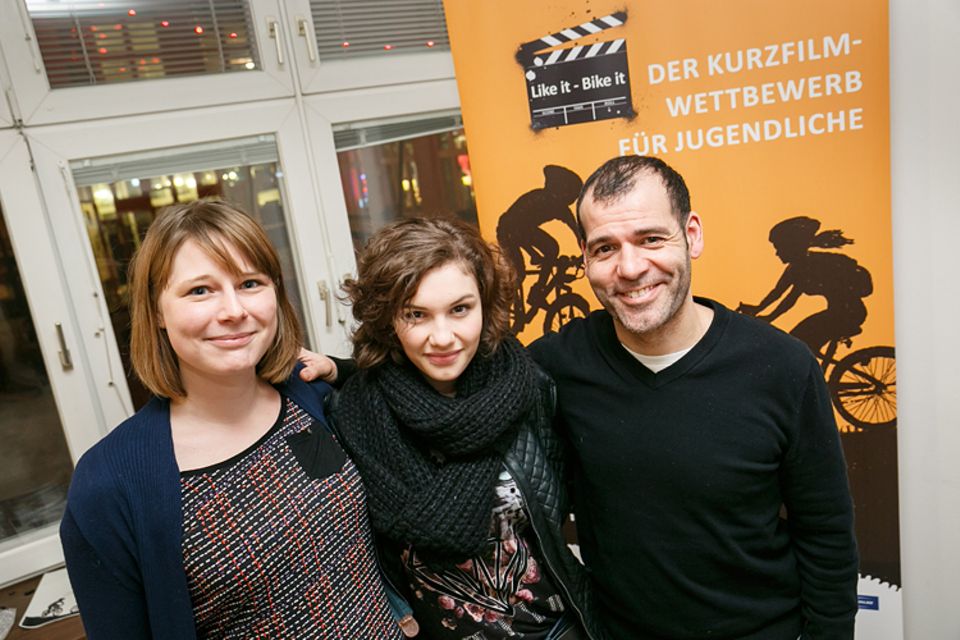 Jugendfilmwettbewerb: GEOlino.de-Readakteurin Anna führte das Interview mit Fünf-Freunde-Regisseur Mike Marzuk und Jungschauspielerin Valeria Eisenbart Jugendfilmwettbewerb: GEOlino.de-Readakteurin Anna führte das Interview mit Fünf-Freunde-Regisseur Mike Marzuk und Jungschauspielerin Valeria Eisenbart