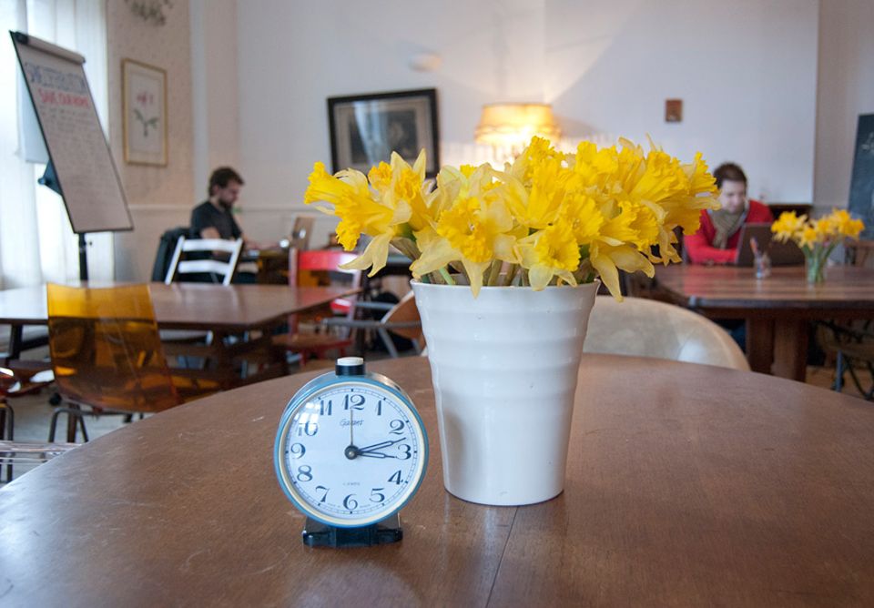 London: "Ziferblat" ist die russische Form des deutschen Wortes Zifferblatt und wurde zum Namengeber für die Zeitcafés von Ivan Meetin London: "Ziferblat" ist die russische Form des deutschen Wortes Zifferblatt und wurde zum Namengeber für die Zeitcafés von Ivan Meetin