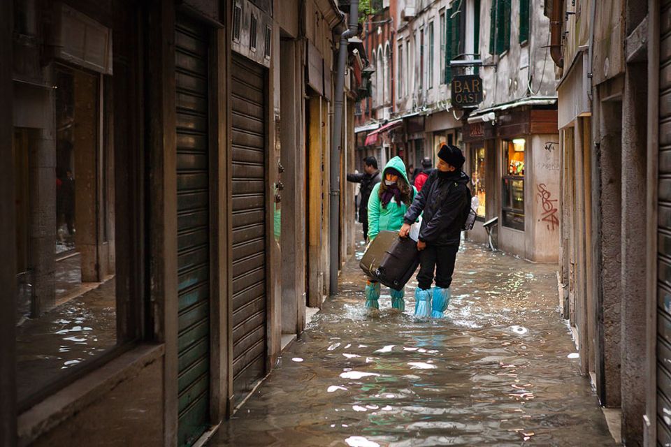 Jedes Jahr im Winter wird die Lagunenstadt vom Hochwasser, dem berüchtigten Aqua Alta, heimgesucht