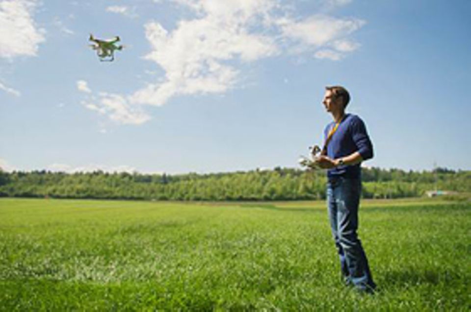 Travel by Drone: Jan Hiersemenzel lässt erst seit einem Jahr selbst seine Kamera mit der Drohne fliegen Travel by Drone: Jan Hiersemenzel lässt erst seit einem Jahr selbst seine Kamera mit der Drohne fliegen