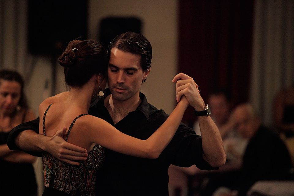 Marcelo Lavergata verdient sein Geld als Tangolehrer und Milonga-Veranstalter in Buenos Aires Marcelo Lavergata verdient sein Geld als Tangolehrer und Milonga-Veranstalter in Buenos Aires