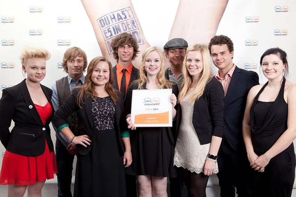 Ehrenamt: Mitglieder von UNISONO e.V. bei der "Jugend hilft" Preisverleihung 2014