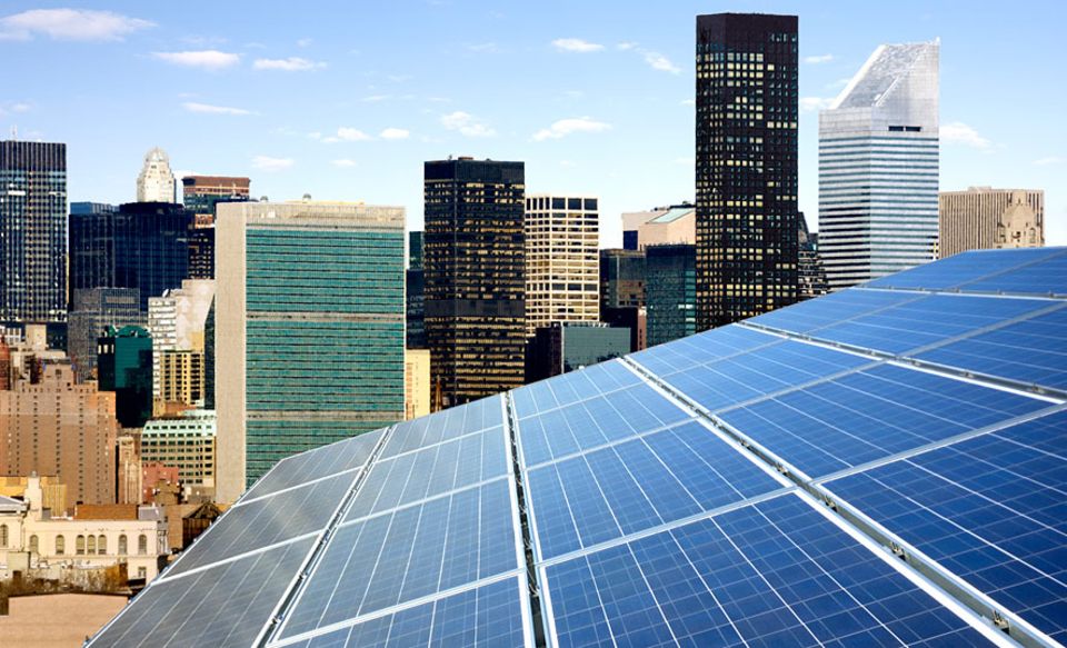 Grüne Wirtschaft: Solarpanele in New York: Können wir unseren Lebensstandard auch klimaverträglich halten? Grüne Wirtschaft: Solarpanele in New York: Können wir unseren Lebensstandard auch klimaverträglich halten?