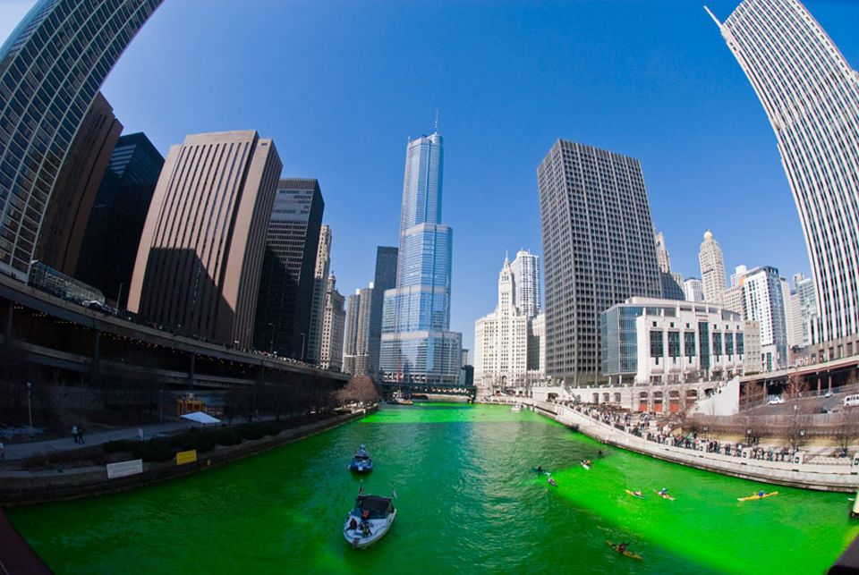 Unnützes Wissen: Am St. Patrick's Day wird der Chicago River grün gefärbt Unnützes Wissen: Am St. Patrick's Day wird der Chicago River grün gefärbt