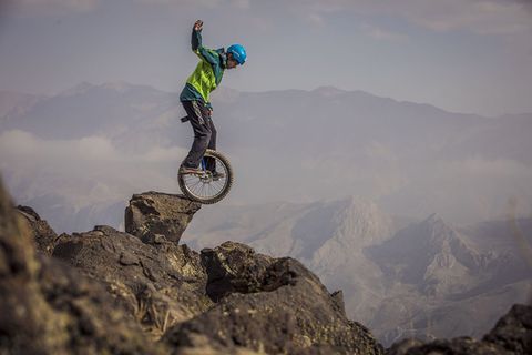 Damavand im Iran: Einrad-Fahrer bezwingt 5671 Meter hohen Berg
