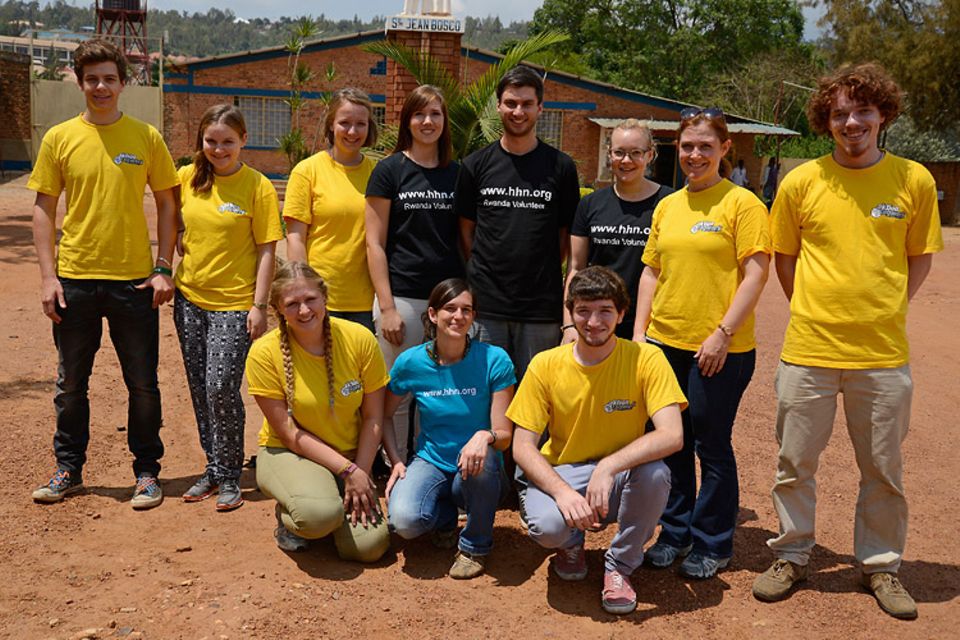 Ehrenamt: Das Team von Aktion Tagwerk während einer Projektreise nach Ruanda Ehrenamt: Das Team von Aktion Tagwerk während einer Projektreise nach Ruanda