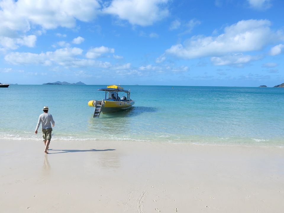 Australien: An diesem Strand wird jeder Handyschnappschuss zur Postkarte: Whitehaven Beach auf Whitsunday Island, der Hauptinsel der gleichnamigen Inselgruppe