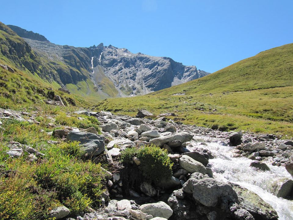 Auszeit: Wildnis in der Schweiz. Ein Bergbach diente Uwe Fitzek drei Monate als Badewanne